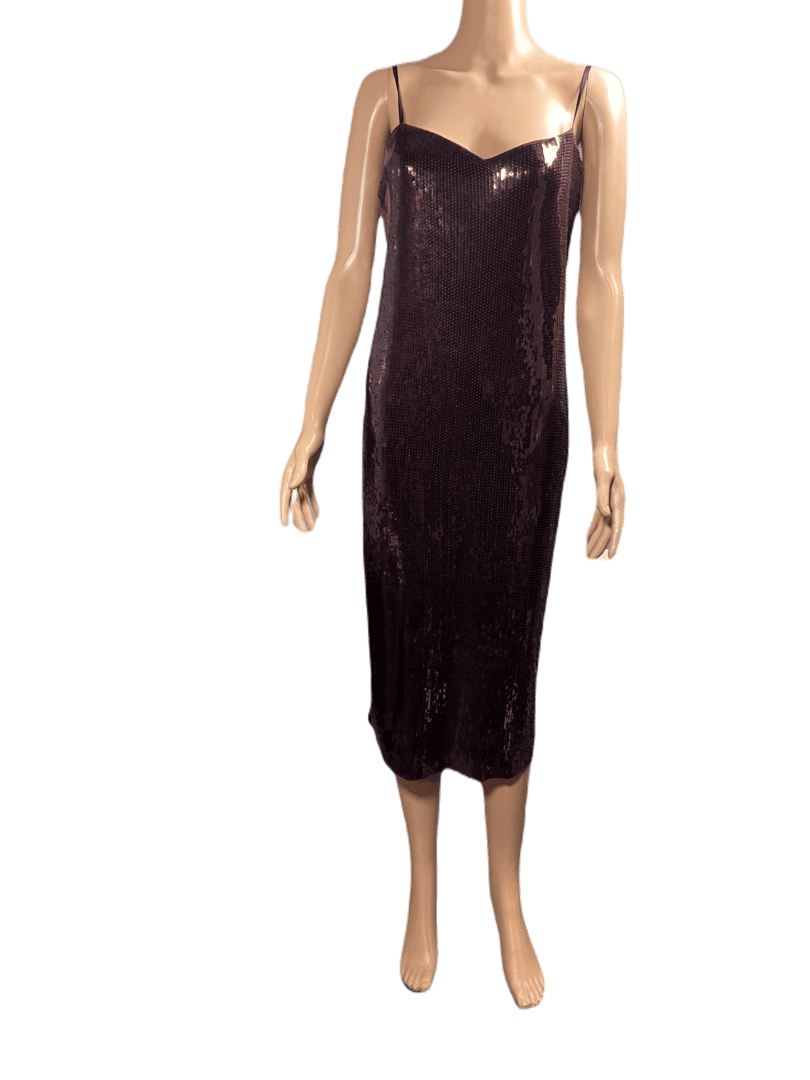 Elegant black velvet sleeveless midi dress.